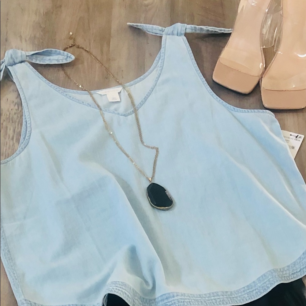 Tied Shoulder Detail Top